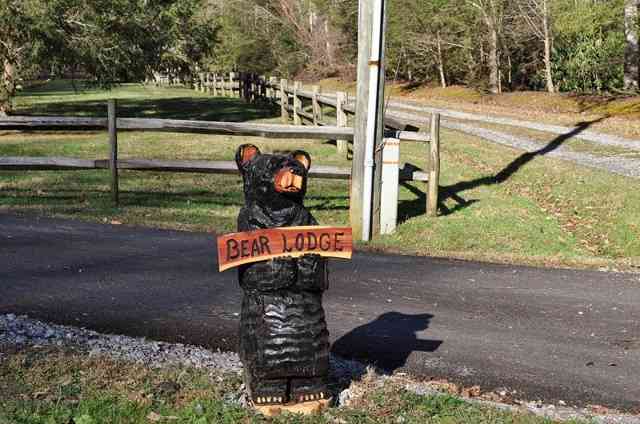 Bear Lodge Cabin | Golden Cabins